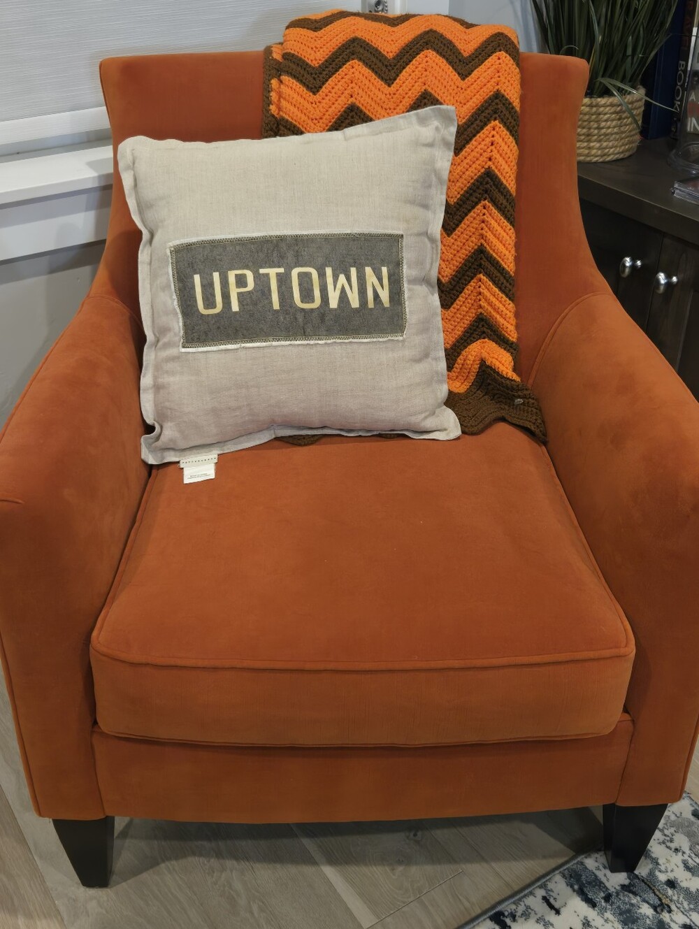 POTTERY BARN 100% LINEN DECORATIVE THROW PILLOW UPTOWN NEW YORK COLLECTION BEIGE
